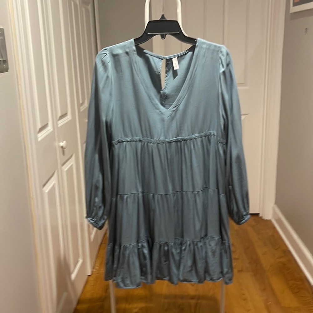 Glam dusty blue 3 tiered dress. Size medium.